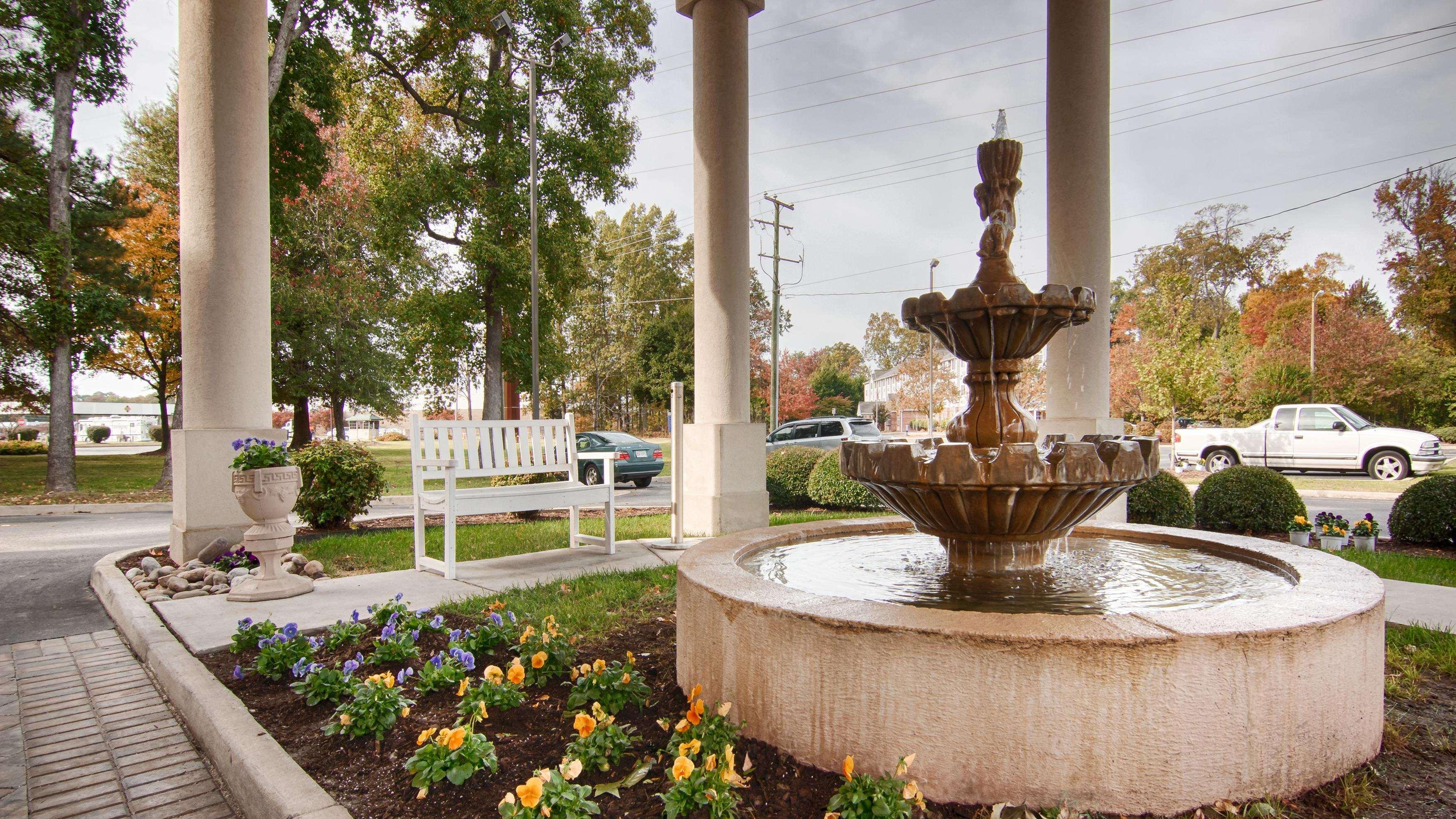 Best Western Plus Newport News Extérieur photo