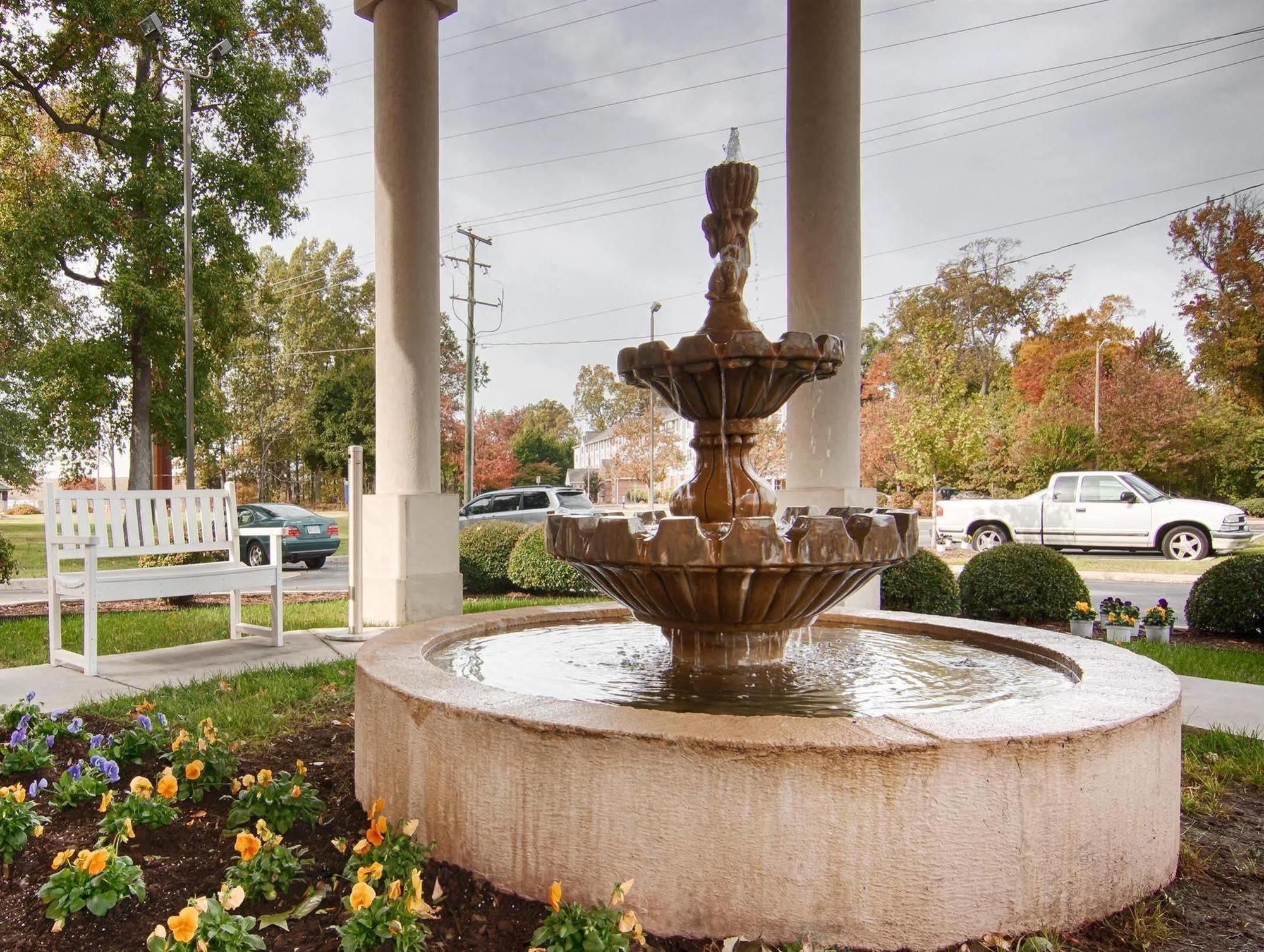 Best Western Plus Newport News Extérieur photo